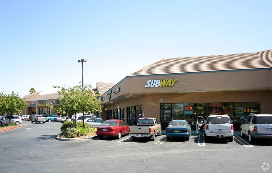 2711-2799 Lone Tree Way, Antioch, CA for lease - Building Photo - Image 2 of 29