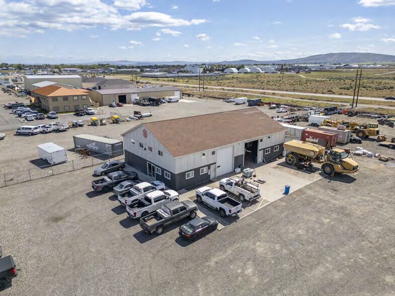 2213 Henderson Loop, Richland, WA à vendre - Photo du bâtiment - Image 3 de 64