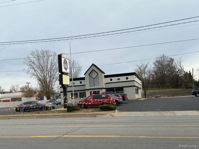 1252 N Ballenger Hwy, Flint, MI à vendre - Photo du bâtiment - Image 2 de 18