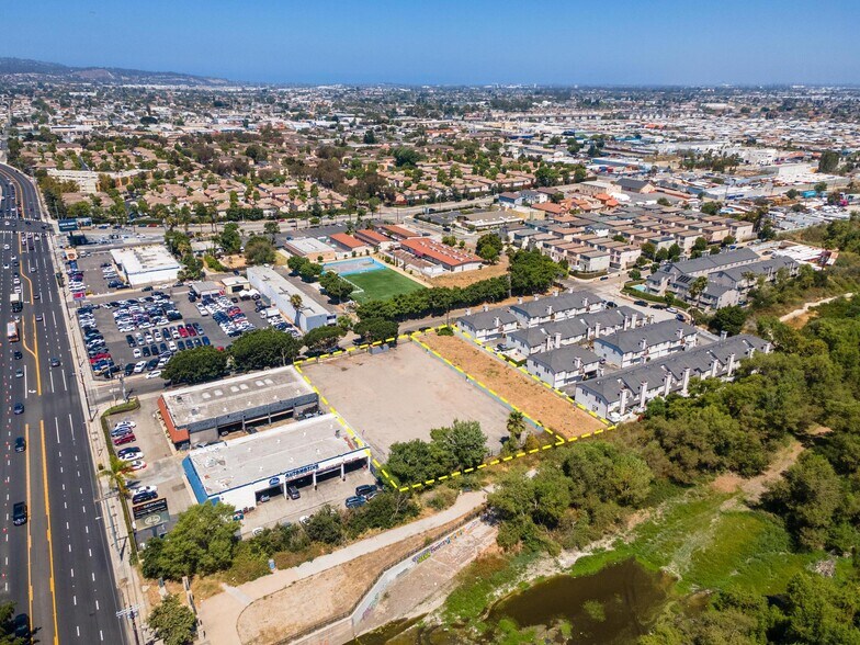 25530 Dodge, Harbor City, CA à vendre - Photo du bâtiment - Image 2 de 18