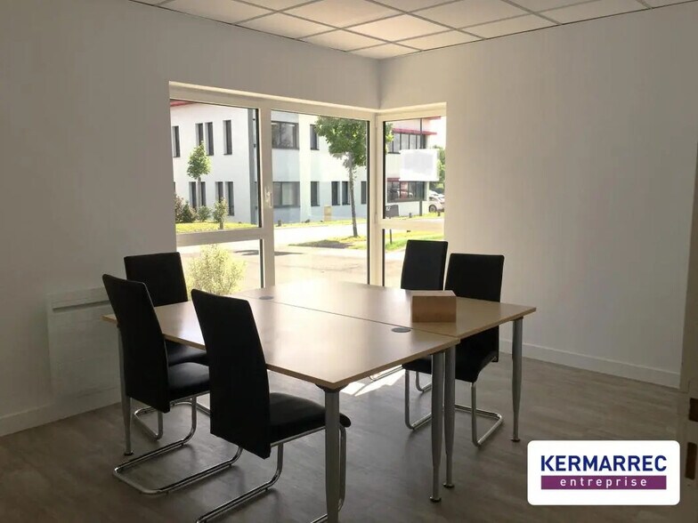 Bureau dans Haute-Goulaine à louer - Photo du bâtiment - Image 1 de 2