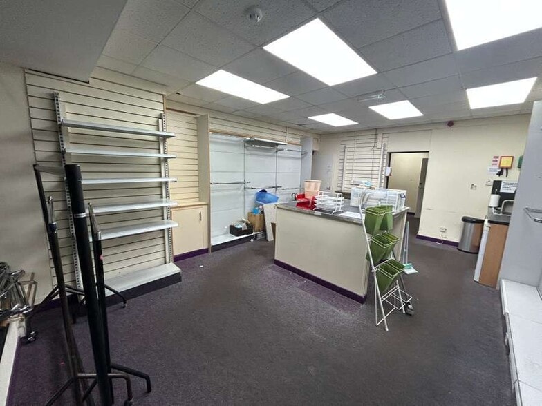 6-10 Ballygowan Road, Belfast for lease - Building Photo - Image 1 of 3