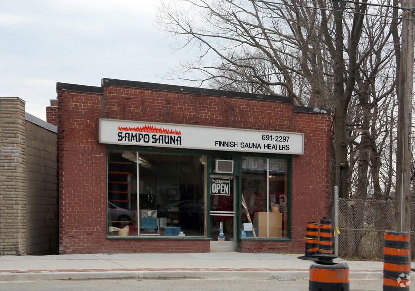 1411 Kingston Rd, Toronto, ON à vendre - Photo du bâtiment - Image 2 de 3