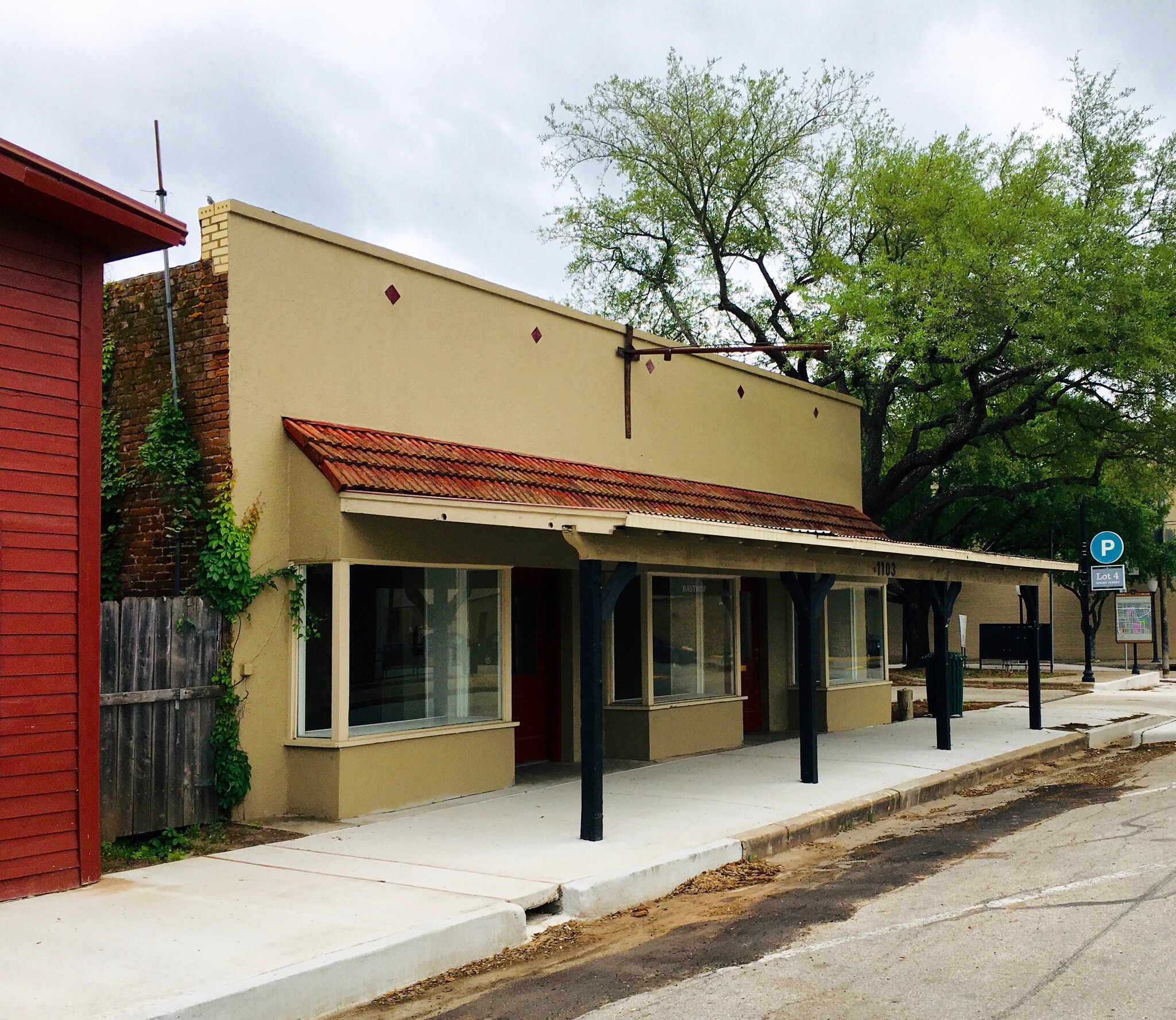 1103 Main St, Bastrop, TX à vendre Photo du bâtiment- Image 1 de 1