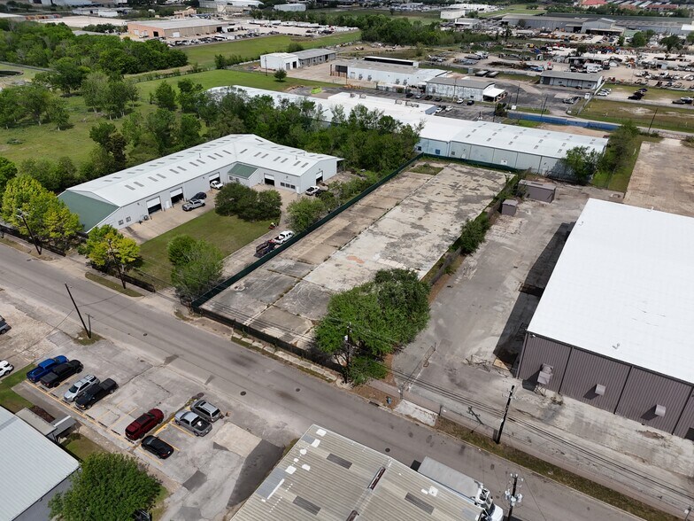 8685 Scranton St, Houston, TX à vendre - Photo du bâtiment - Image 2 de 7