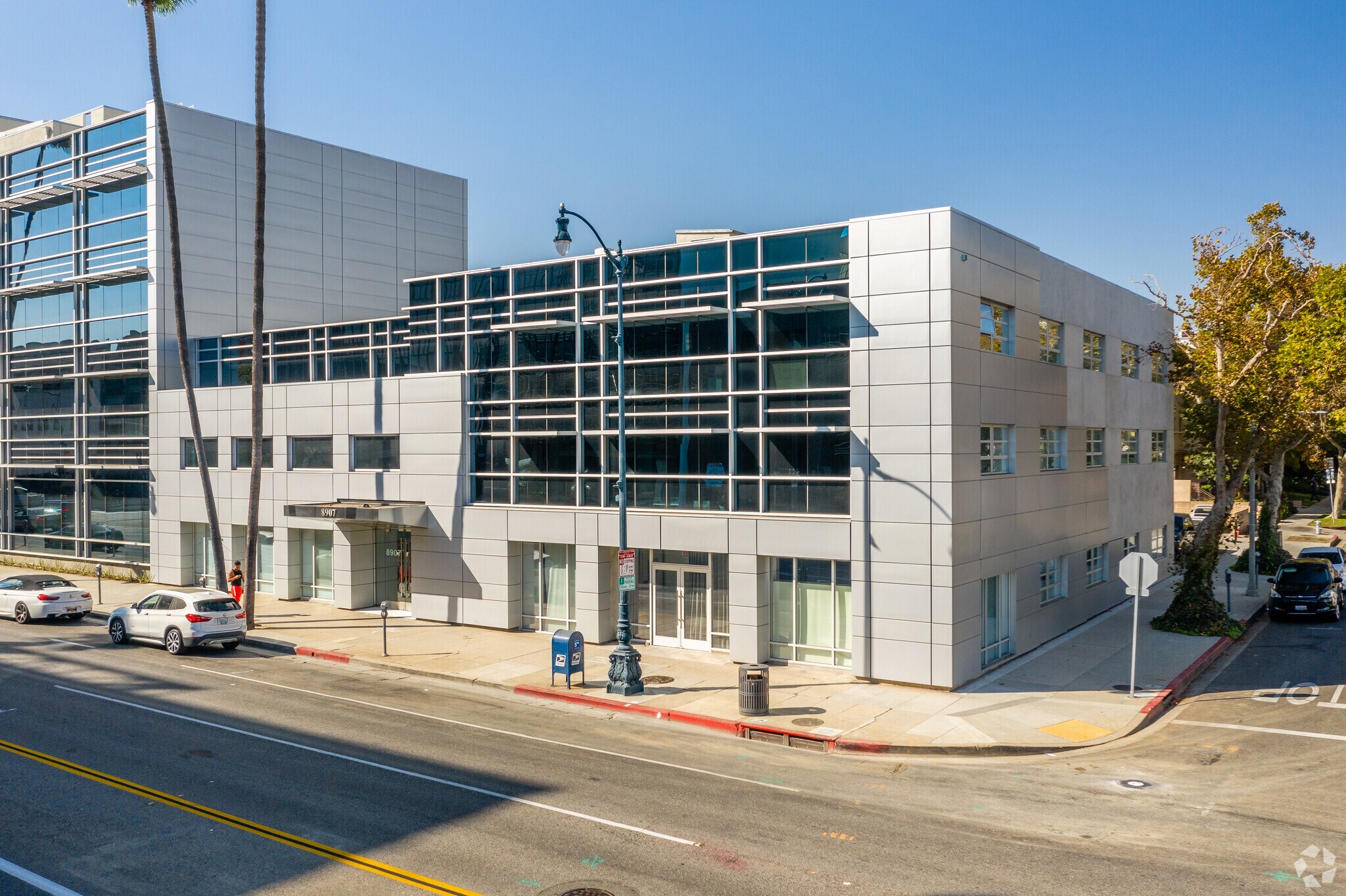8901-8907 Wilshire Blvd, Beverly Hills, CA à louer Photo du bâtiment- Image 1 de 4