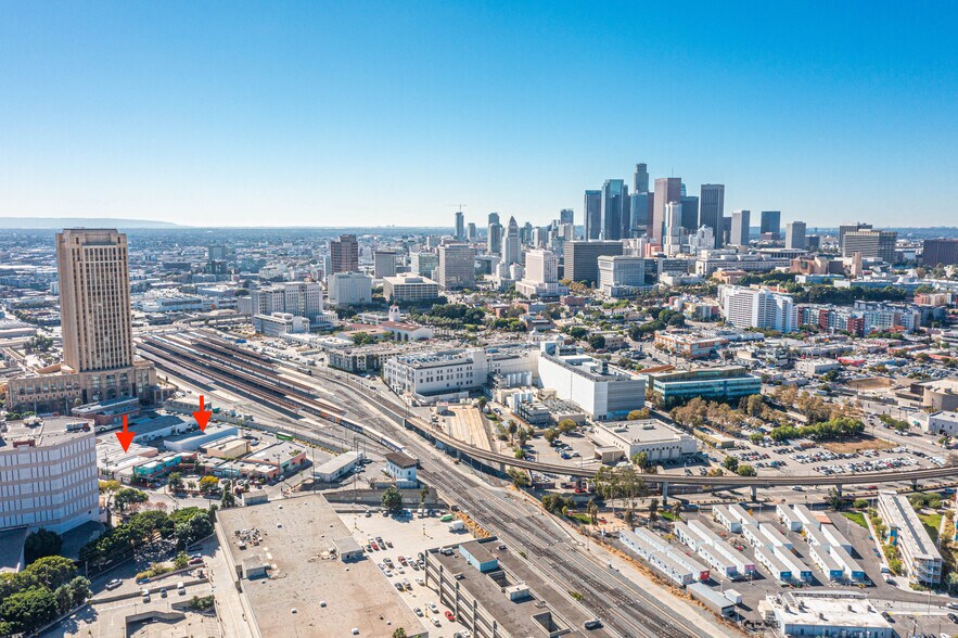 934 Avila St, Los Angeles, CA à vendre - Photo du bâtiment - Image 2 de 39