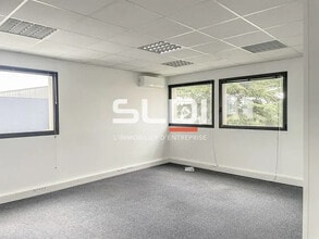 Rue Des Mercières, Rillieux-la-Pape for lease Interior Photo- Image 2 of 7