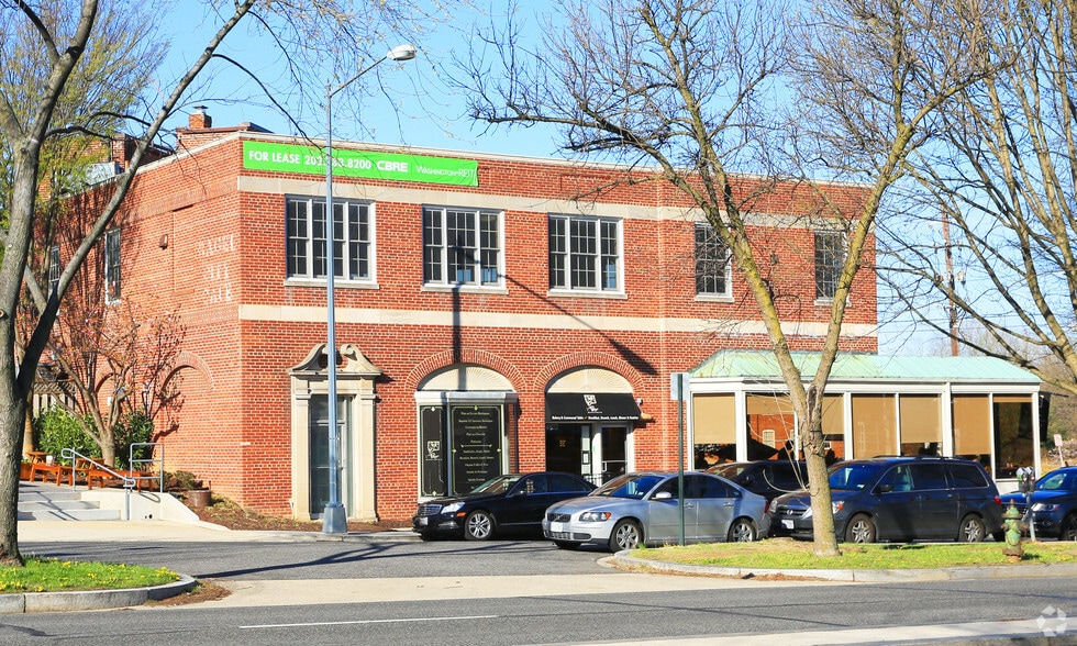 4820 Massachusetts Ave NW, Washington, DC for lease - Building Photo - Image 3 of 4