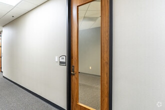 11300 4th St N, Saint Petersburg, FL à louer Photo intérieure- Image 2 de 8