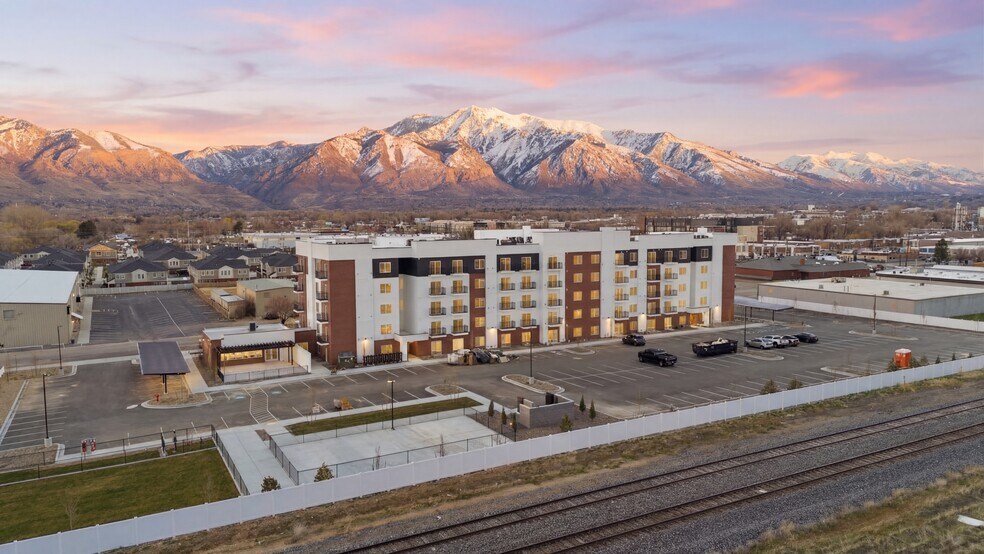 1075 Century Dr, Ogden, UT for sale - Primary Photo - Image 1 of 6