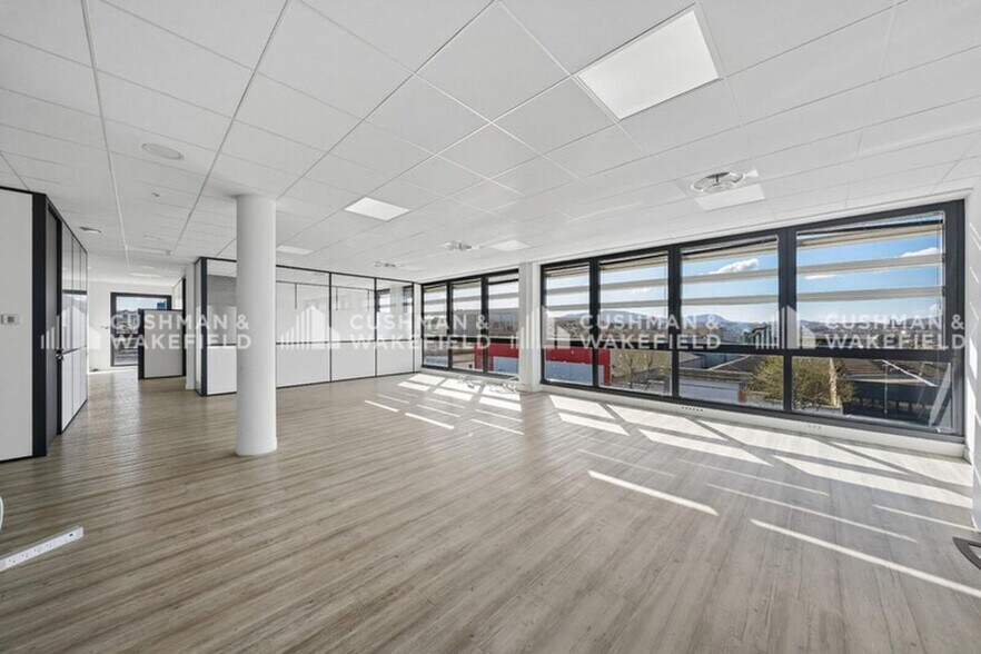 35 Boulevard Du Capitaine Geze, Marseille à louer - Photo du bâtiment - Image 3 de 16