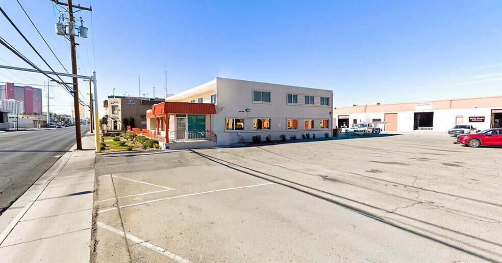 1818 Industrial Rd, Las Vegas, NV à louer - Photo du bâtiment - Image 3 de 4