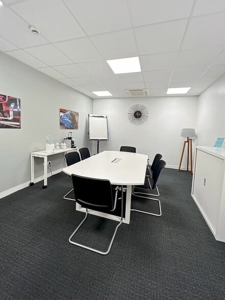 Office in Lille for lease - Interior Photo - Image 1 of 10