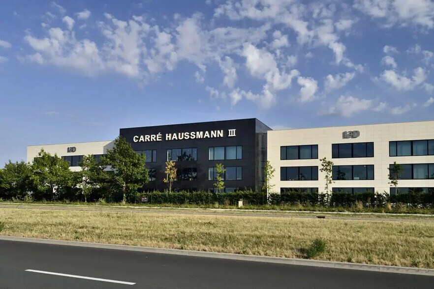 Office in Lieusaint for lease - Building Photo - Image 1 of 1