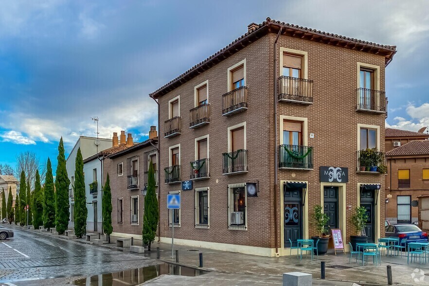 Immeuble residentiel dans Alcalá de Henares, Madrid à vendre - Photo principale - Image 1 de 3