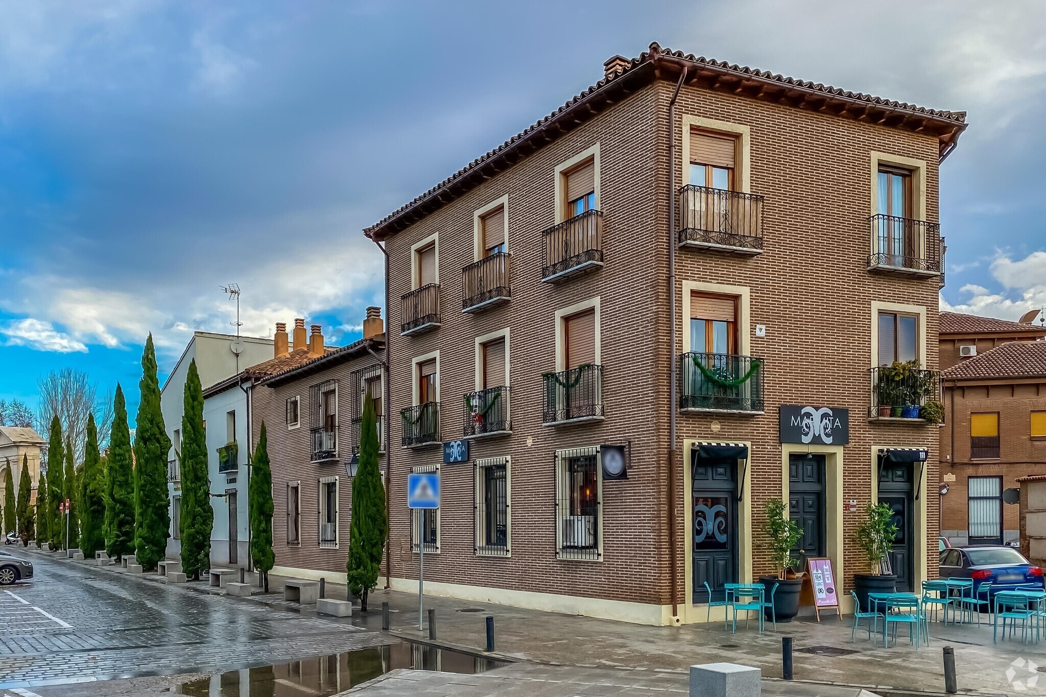 Immeuble residentiel dans Alcalá de Henares, Madrid à vendre Photo principale- Image 1 de 4