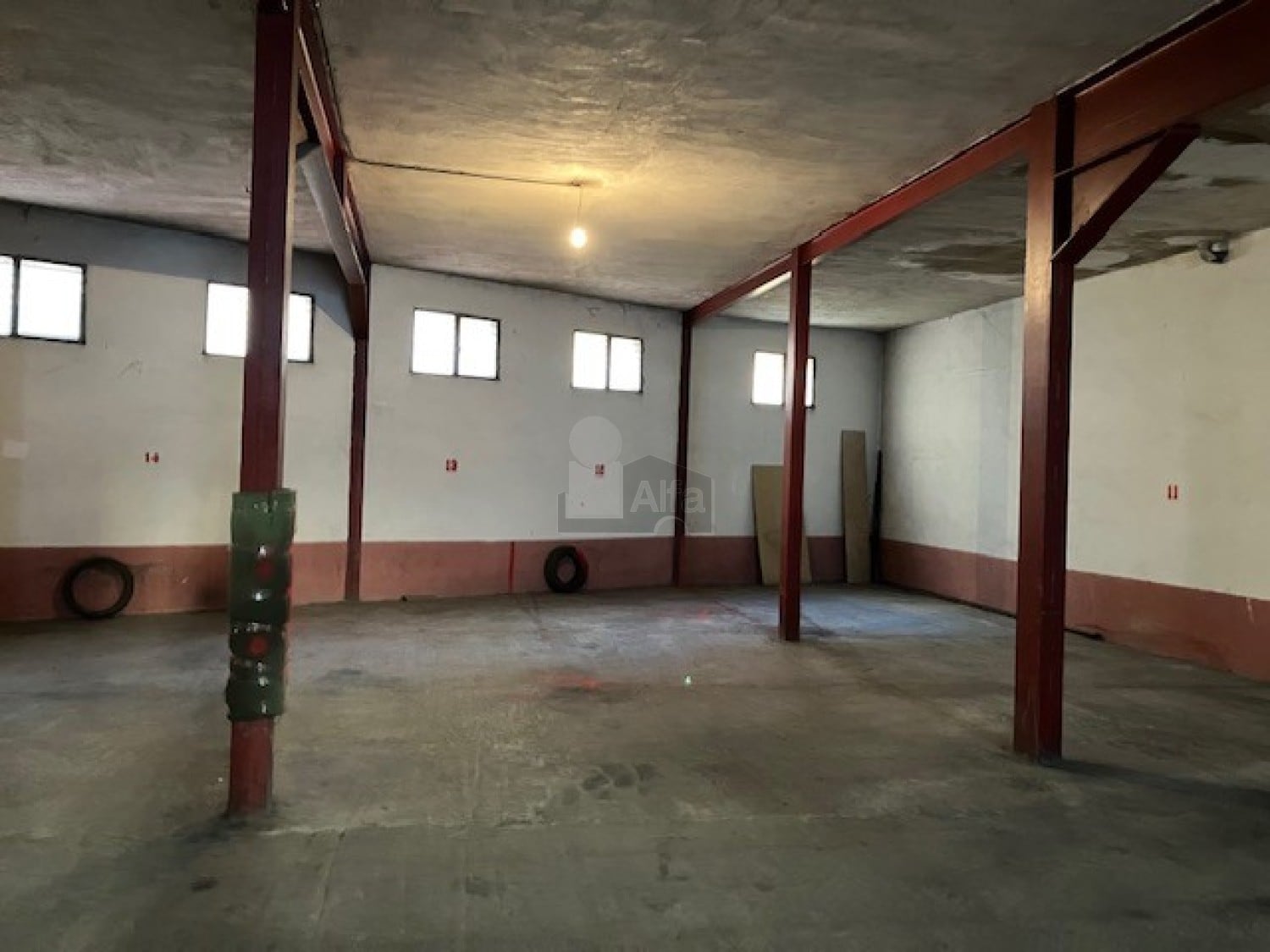 Retail in Segovia, Segovia for lease Interior Photo- Image 1 of 8