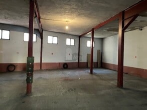 Retail in Segovia, Segovia for lease Interior Photo- Image 1 of 8