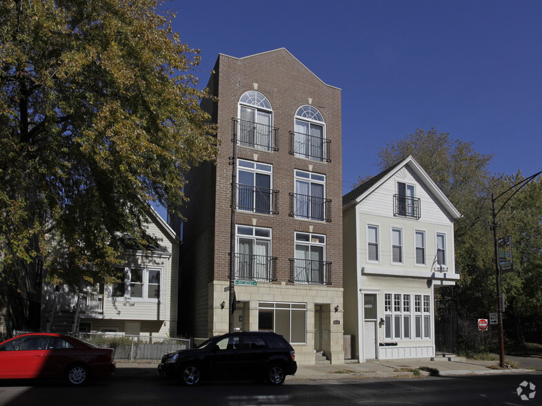 1802 W Belmont, Chicago, IL à vendre - Photo principale - Image 1 de 1