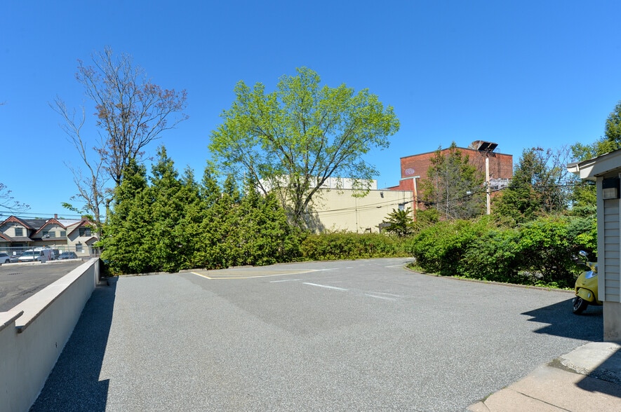 169 Dayton St, Ridgewood, NJ à vendre - Photo du bâtiment - Image 3 de 10