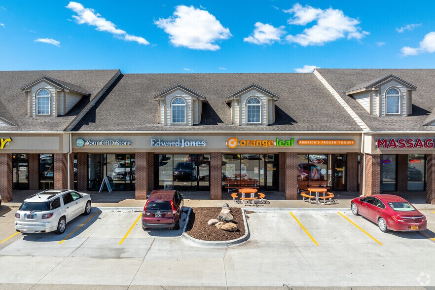 4632-4664 86th St, Urbandale, IA à louer - Photo du bâtiment - Image 2 de 7