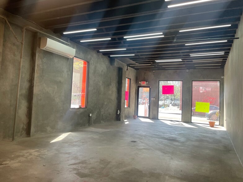 103 Stuyvesant Ave, Brooklyn, NY for lease - Interior Photo - Image 3 of 5