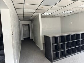437 Cavitt Ave, Trafford, PA for lease Interior Photo- Image 2 of 10