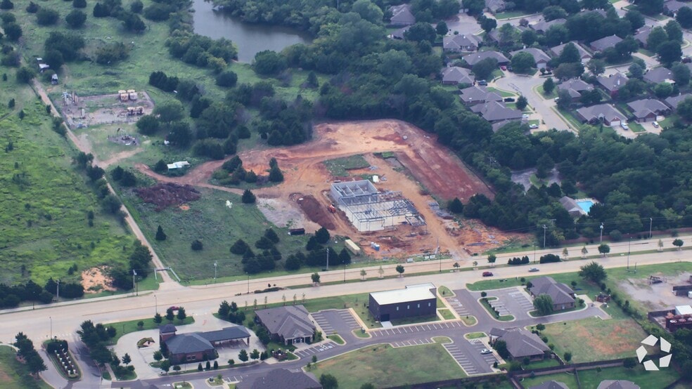 2020 N Kelly Ave, Edmond, OK for sale - Aerial Video - Image 2 of 37