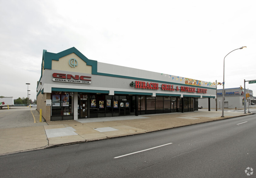 2001-2053 Cottman Ave, Philadelphia, PA à vendre - Photo du bâtiment - Image 1 de 1