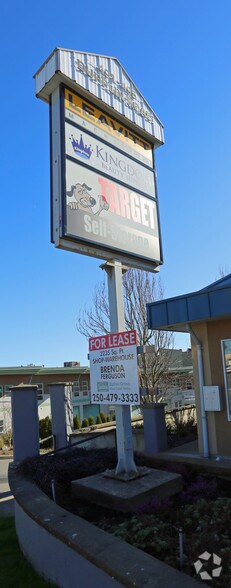 491-495 Dupplin Rd, Saanich, BC à vendre - Photo du bâtiment - Image 2 de 5