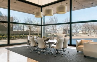 Plus de détails pour 471 W Main St, Louisville, KY - Bureau à louer