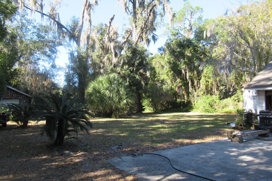 110 NE 10th St, Gainesville, FL à vendre - Photo du bâtiment - Image 2 de 7
