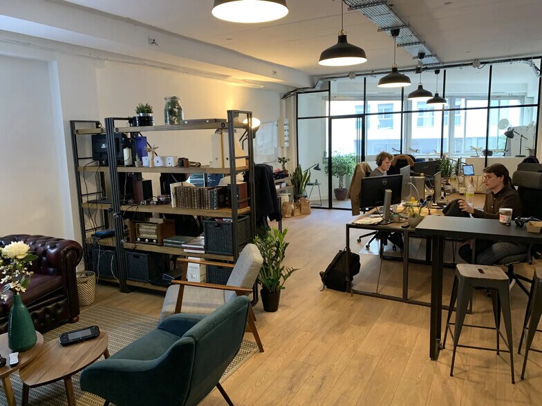 Bureau dans Paris à louer - Photo du bâtiment - Image 2 de 6