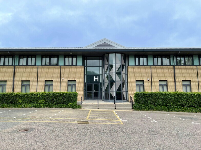 595 Calder Rd, Edinburgh à louer - Photo du bâtiment - Image 2 de 4