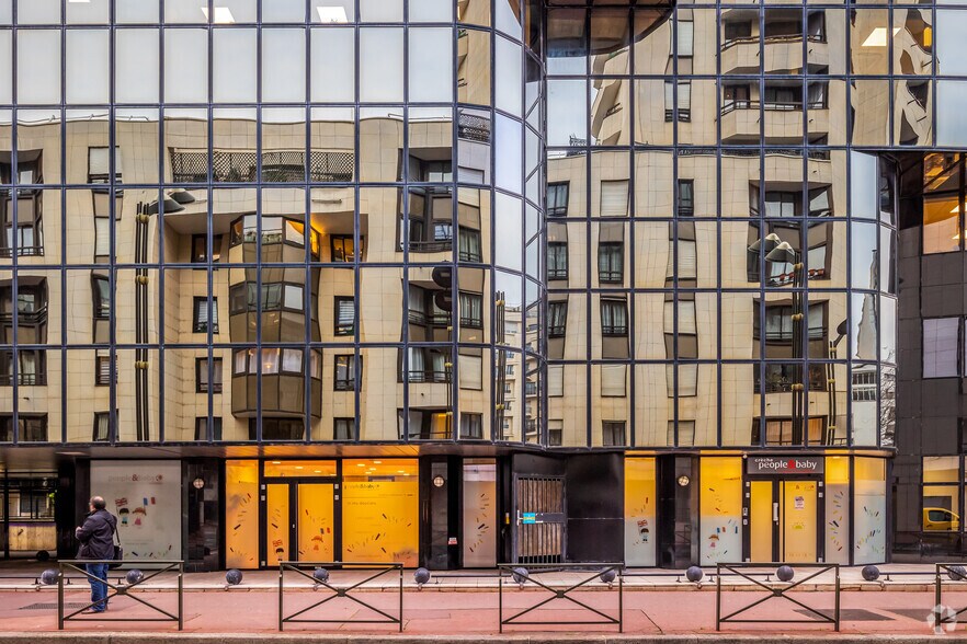 44 Avenue Georges Pompidou, Levallois-Perret à louer - Photo du bâtiment - Image 2 de 3