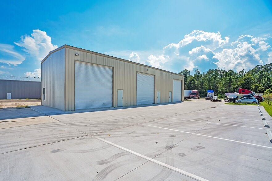 3295 Steel Rail Dr, Bunnell, FL for lease - Building Photo - Image 3 of 37