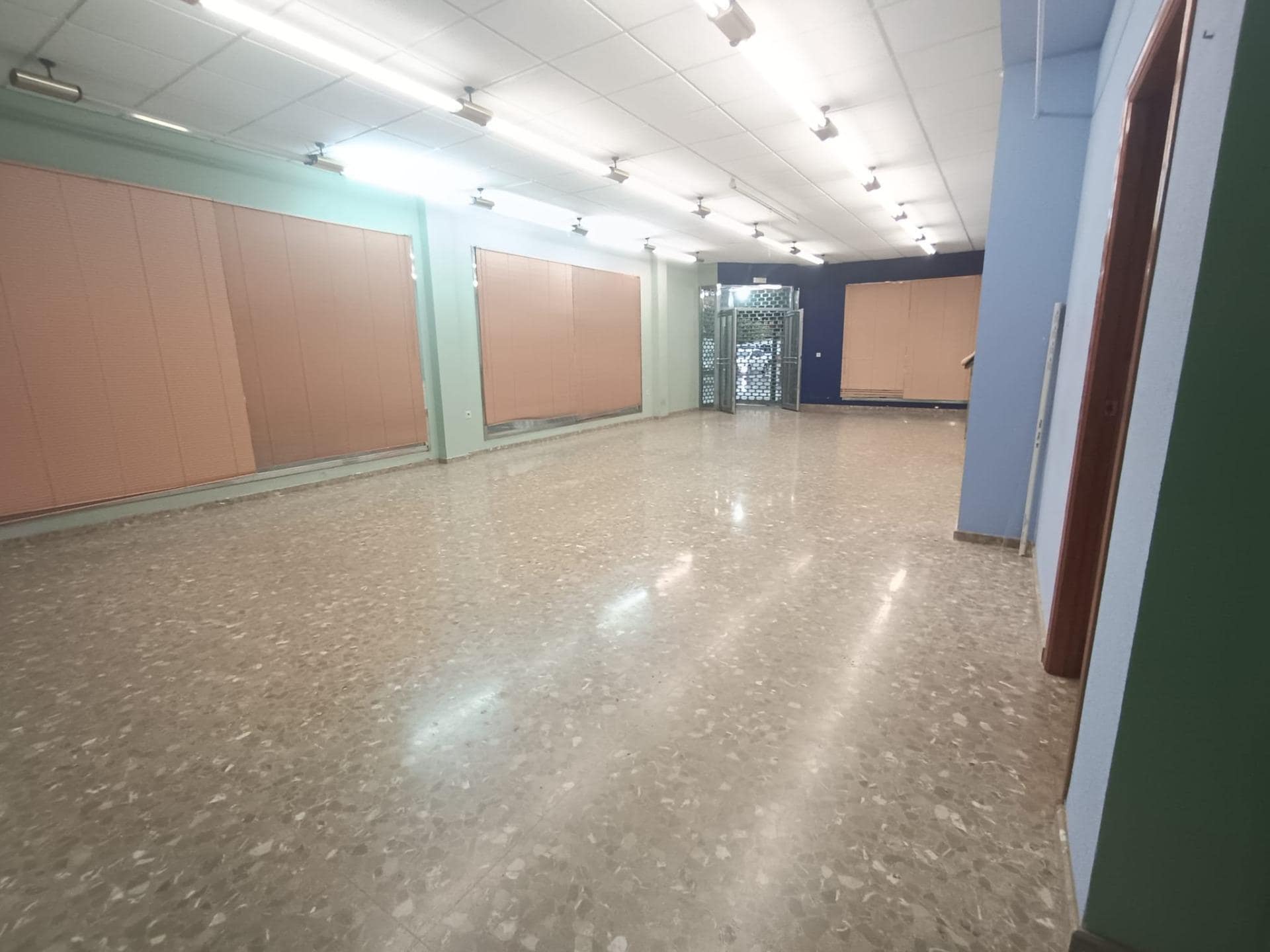Retail in Córdoba, Córdoba for lease Interior Photo- Image 1 of 14