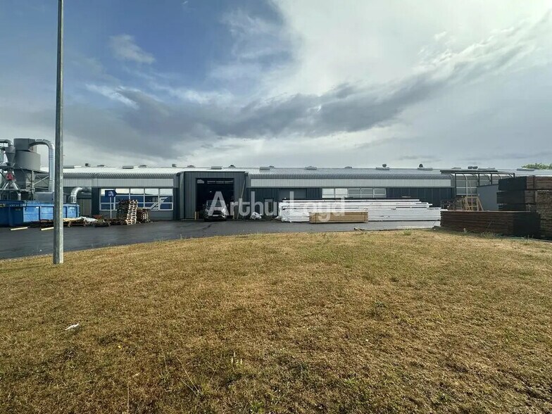 Flex in Reims for lease - Building Photo - Image 1 of 10