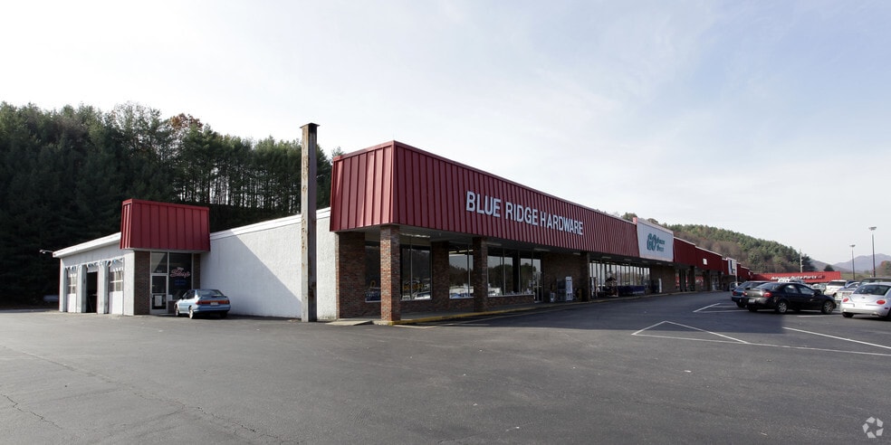 3298-3315 US Highway 19 E, Burnsville, NC for lease - Primary Photo - Image 1 of 2