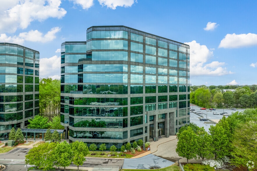 6410 Poplar Ave, Memphis, TN à louer - Photo principale - Image 1 de 13