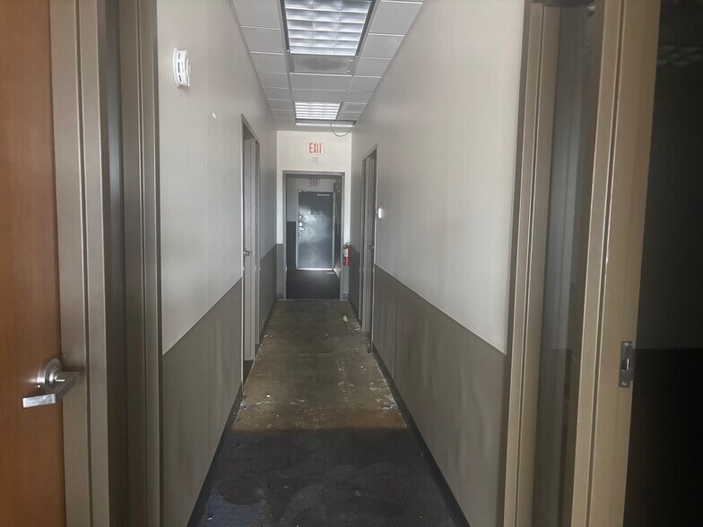 4901-4999 S Hulen St, Fort Worth, TX à louer - Photo du bâtiment - Image 3 de 7