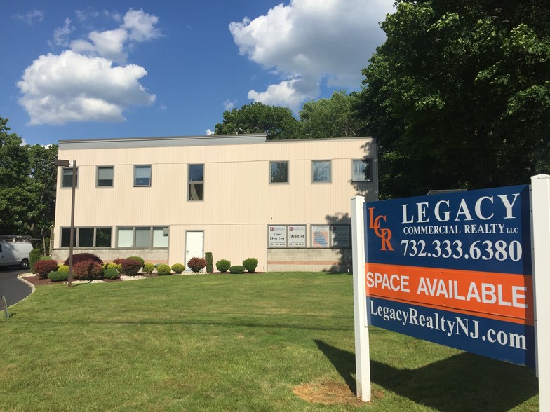 15 S Main St, Marlboro, NJ for lease - Building Photo - Image 1 of 3