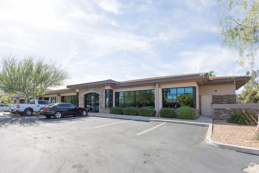 15640 N 7th St, Phoenix, AZ à louer - Photo du bâtiment - Image 3 de 4
