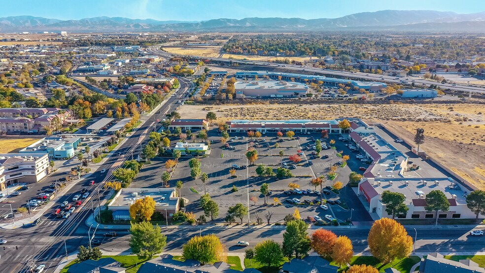 43901-43999 15th St W, Lancaster, CA à louer - Photo du bâtiment - Image 3 de 11