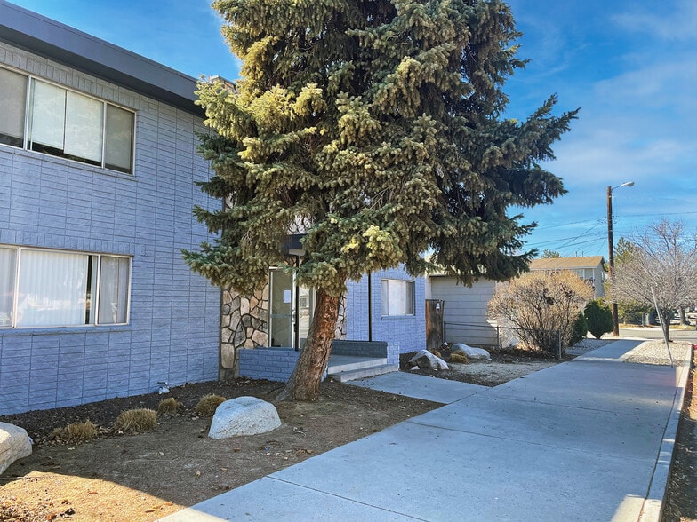 275 C St, Sparks, NV à vendre - Photo du bâtiment - Image 2 de 14