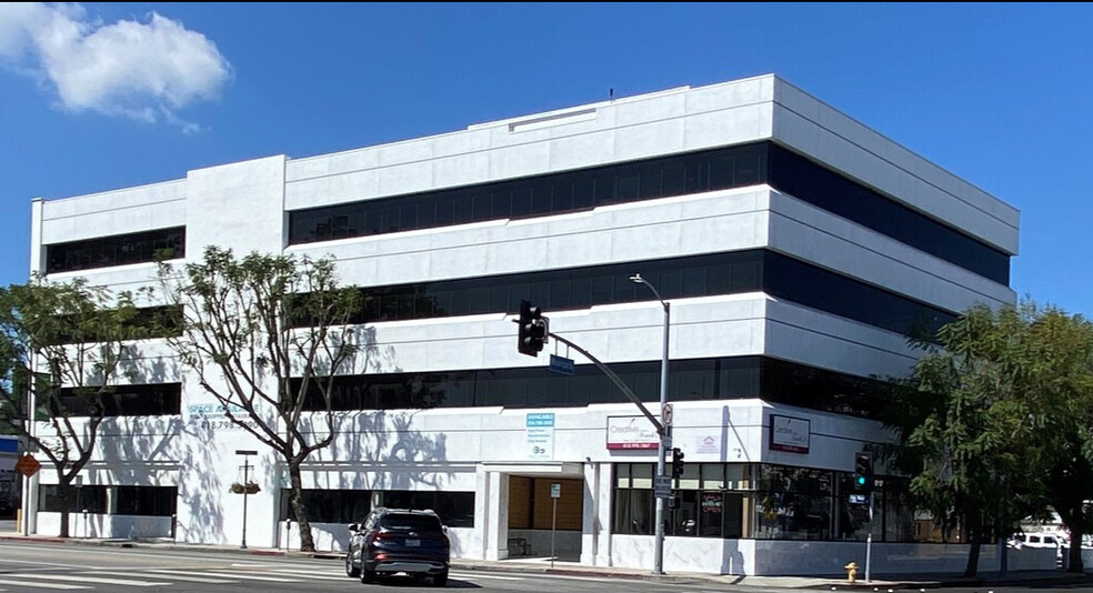 4419 Van Nuys Blvd, Sherman Oaks, CA for lease - Building Photo - Image 1 of 4