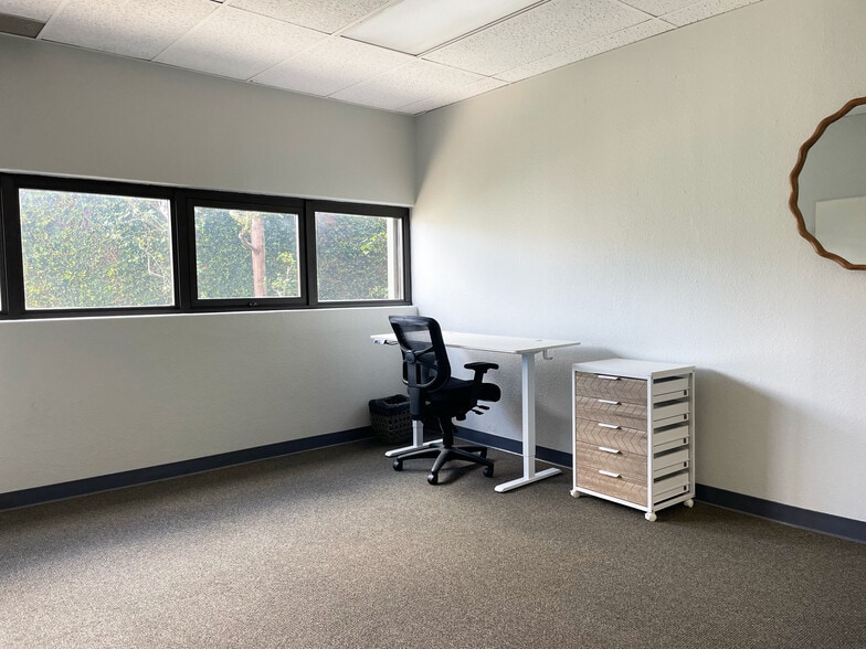 8929-8939 S Sepulveda Blvd, Los Angeles, CA for lease - Interior Photo - Image 2 of 42