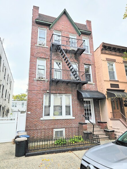 2046 Bay Ridge Ave, Brooklyn, NY for sale - Primary Photo - Image 1 of 28