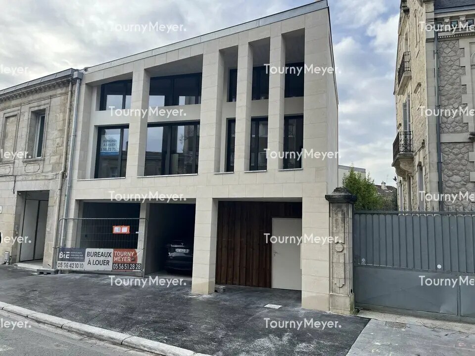 Office in Bordeaux for lease Building Photo- Image 1 of 10